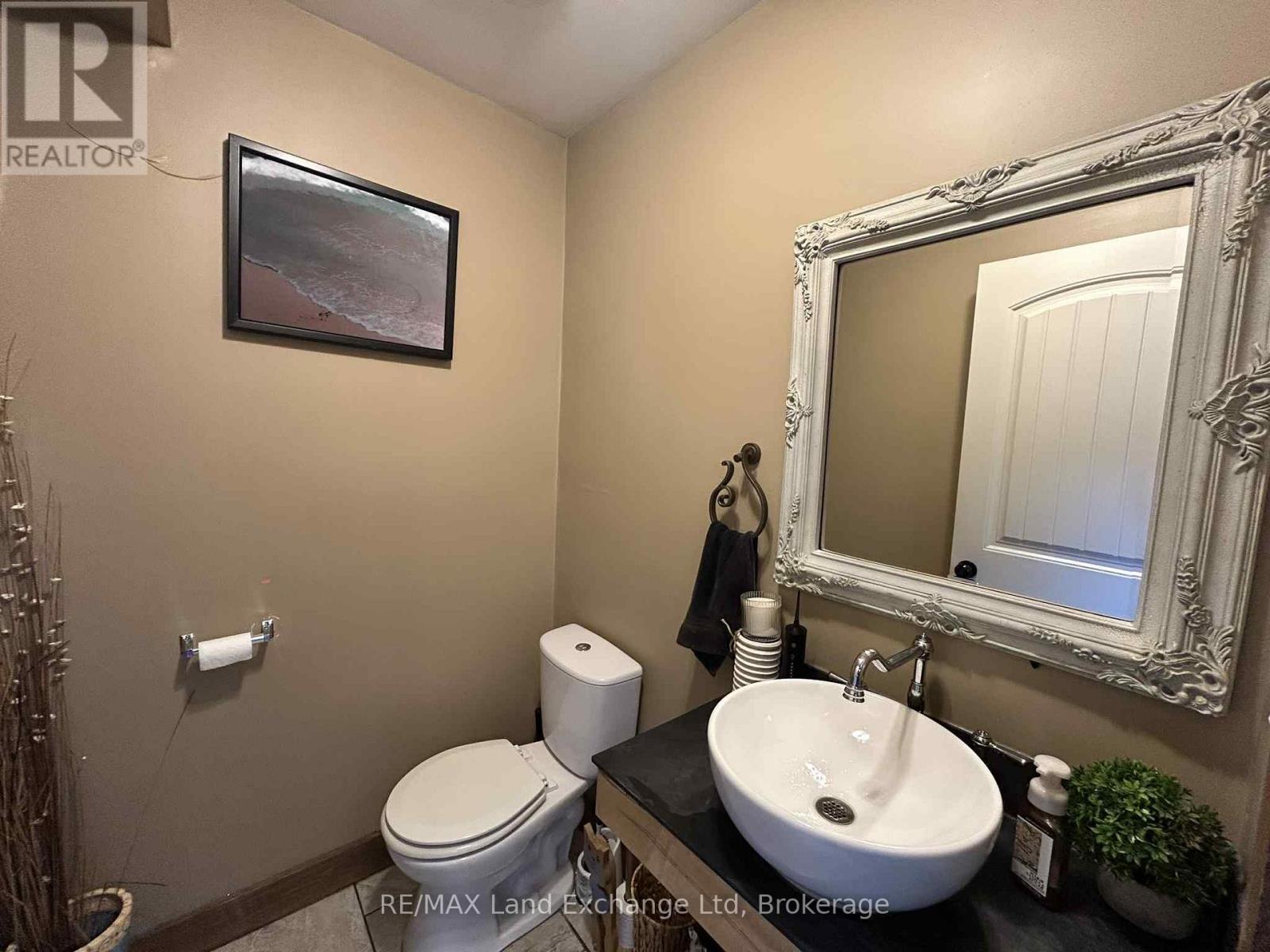 202 Union Street, North Huron (Blyth), ON - Indoor Photo Showing Bathroom