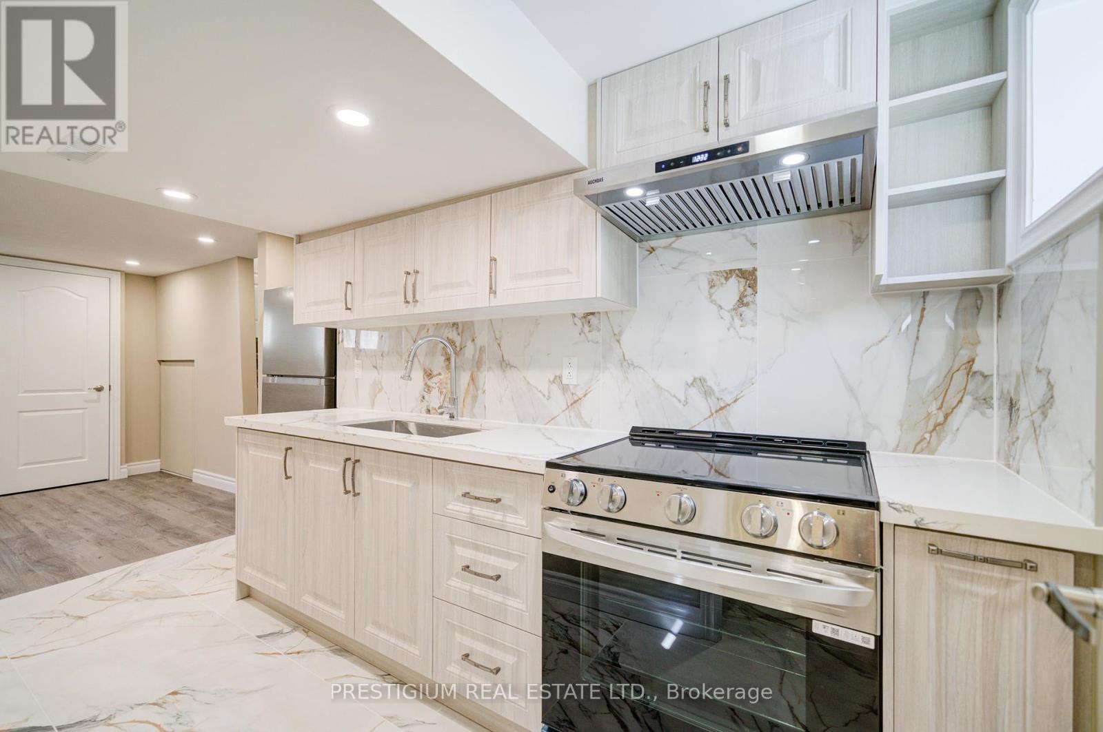 Lower Level - 6 Willis Drive, Brampton, ON - Indoor Photo Showing Kitchen