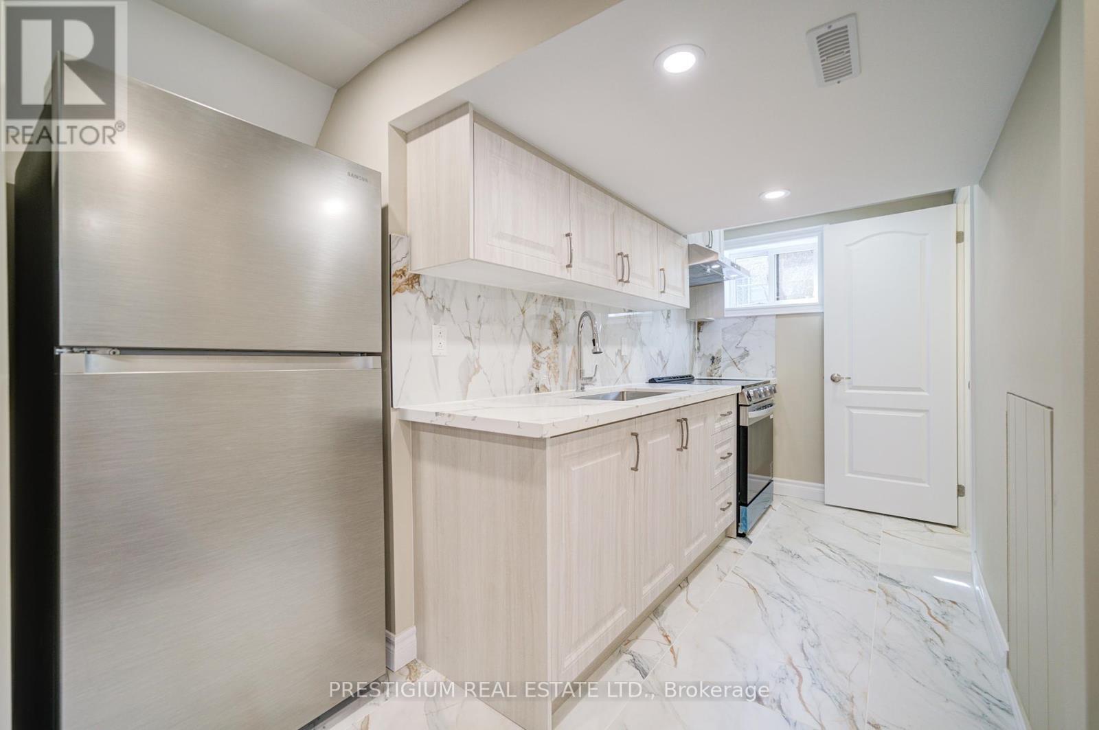 Lower Level - 6 Willis Drive, Brampton, ON - Indoor Photo Showing Kitchen
