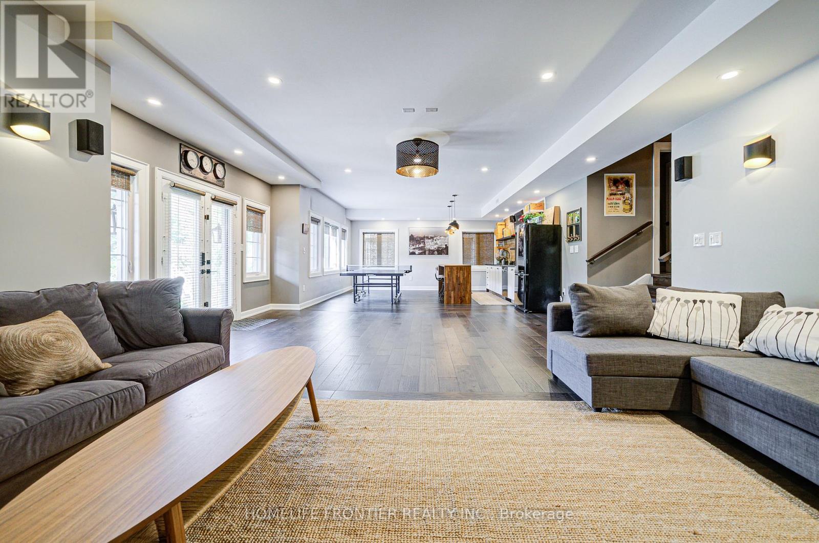 236 Farrell Road, Vaughan, ON - Indoor Photo Showing Living Room