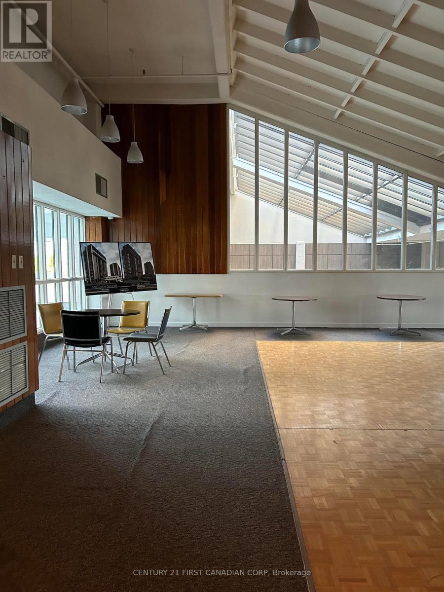 212 - 379 Dundas Street, London East (East K), ON