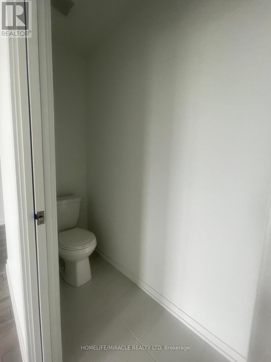 203 Monarch Avenue, Ajax, ON - Indoor Photo Showing Bathroom