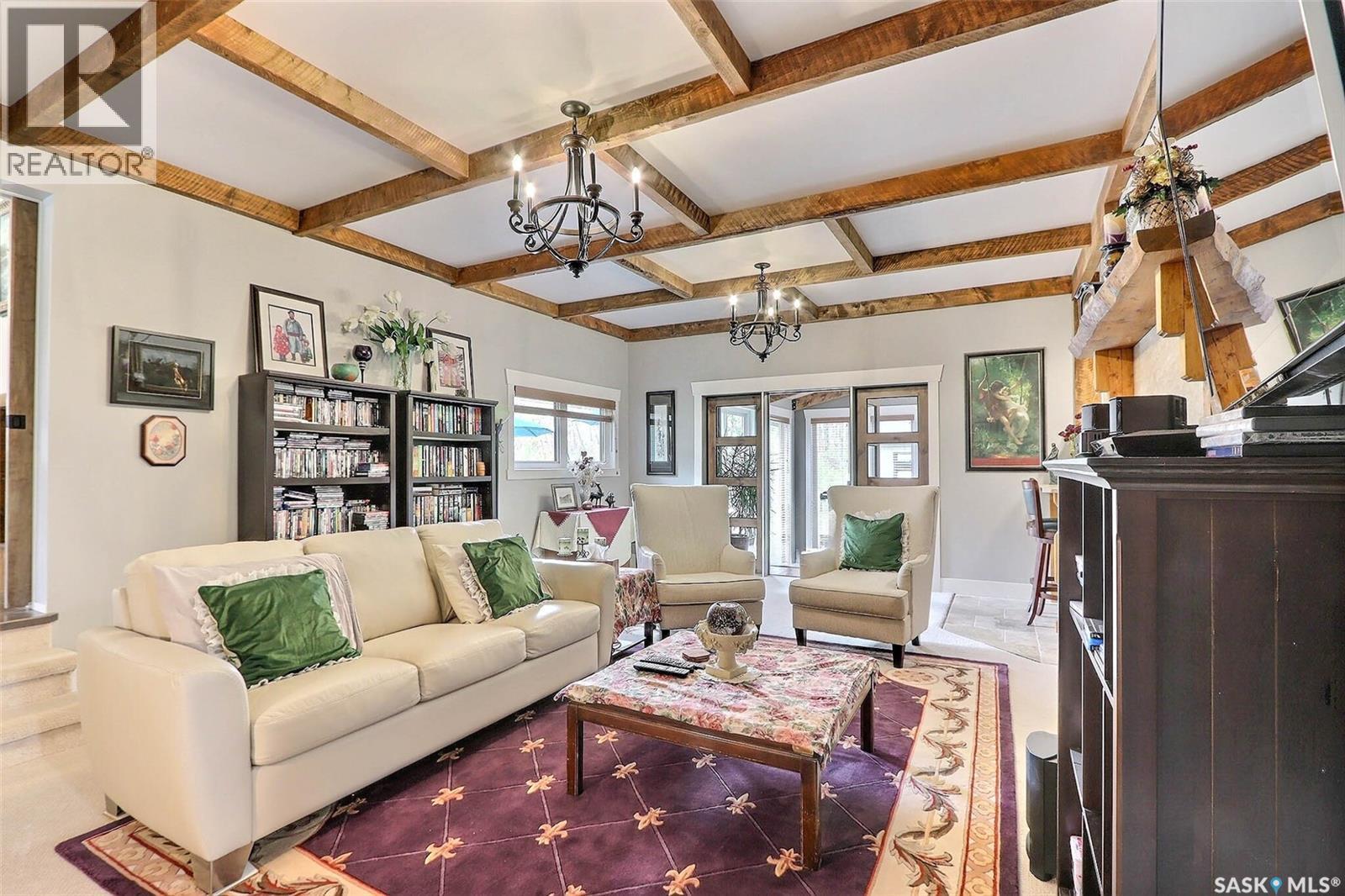 6111 Madden Place, Buckland Rm No. 491, SK - Indoor Photo Showing Living Room