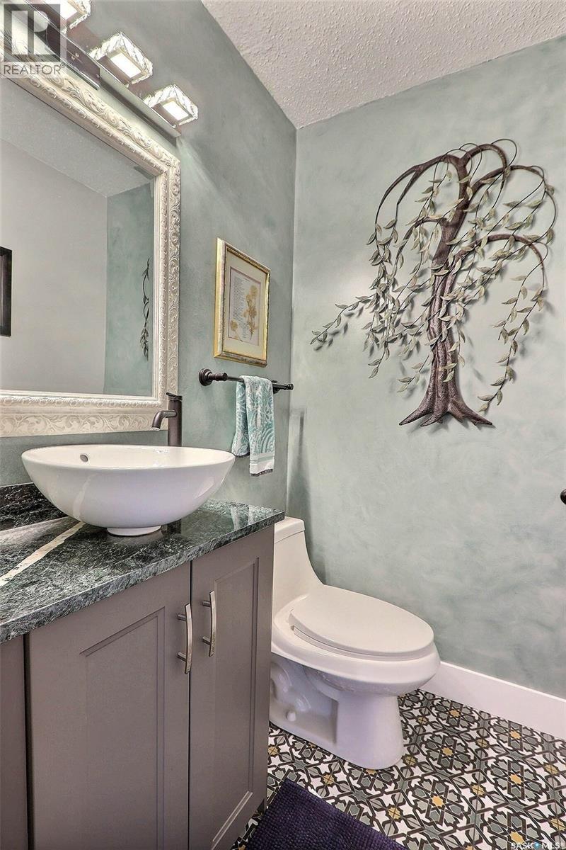 6111 Madden Place, Buckland Rm No. 491, SK - Indoor Photo Showing Bathroom