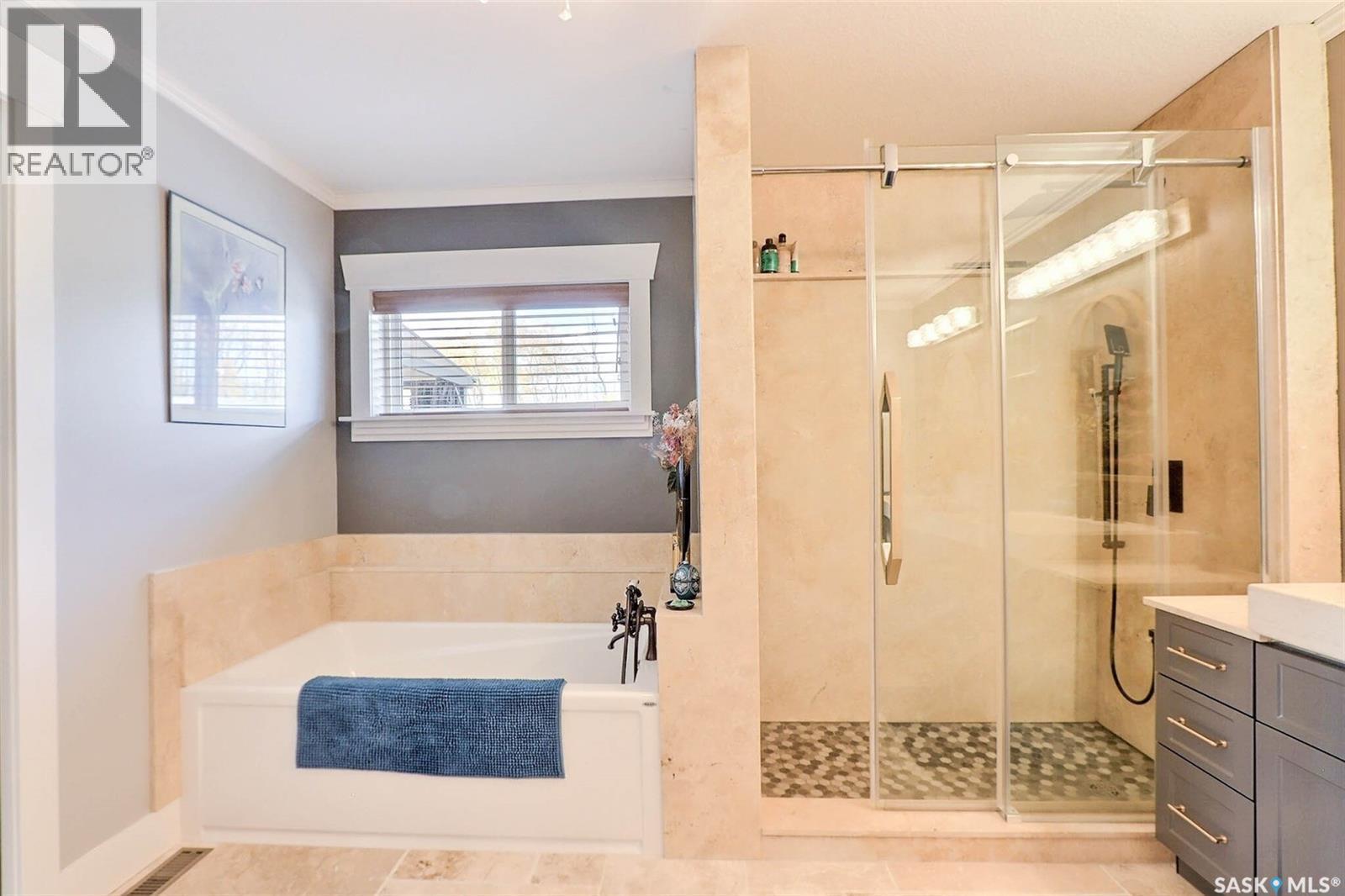 6111 Madden Place, Buckland Rm No. 491, SK - Indoor Photo Showing Bathroom