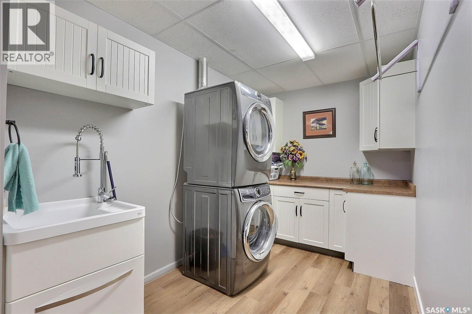 6111 Madden Place, Buckland Rm No. 491, SK - Indoor Photo Showing Laundry Room