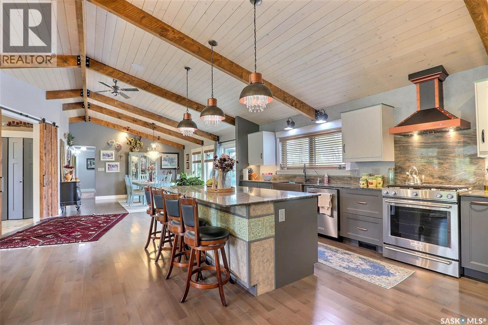 6111 Madden Place, Buckland Rm No. 491, SK - Indoor Photo Showing Kitchen With Stainless Steel Kitchen With Upgraded Kitchen
