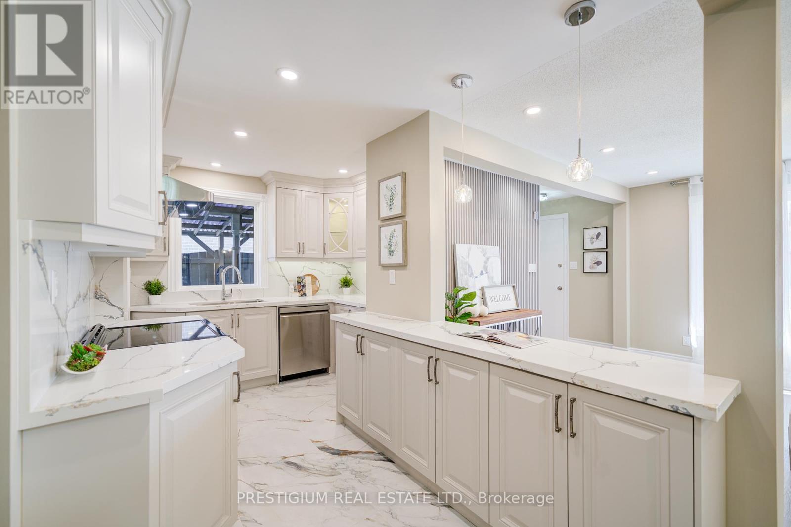 Upper Level - 6 Willis Drive, Brampton, ON - Indoor Photo Showing Kitchen