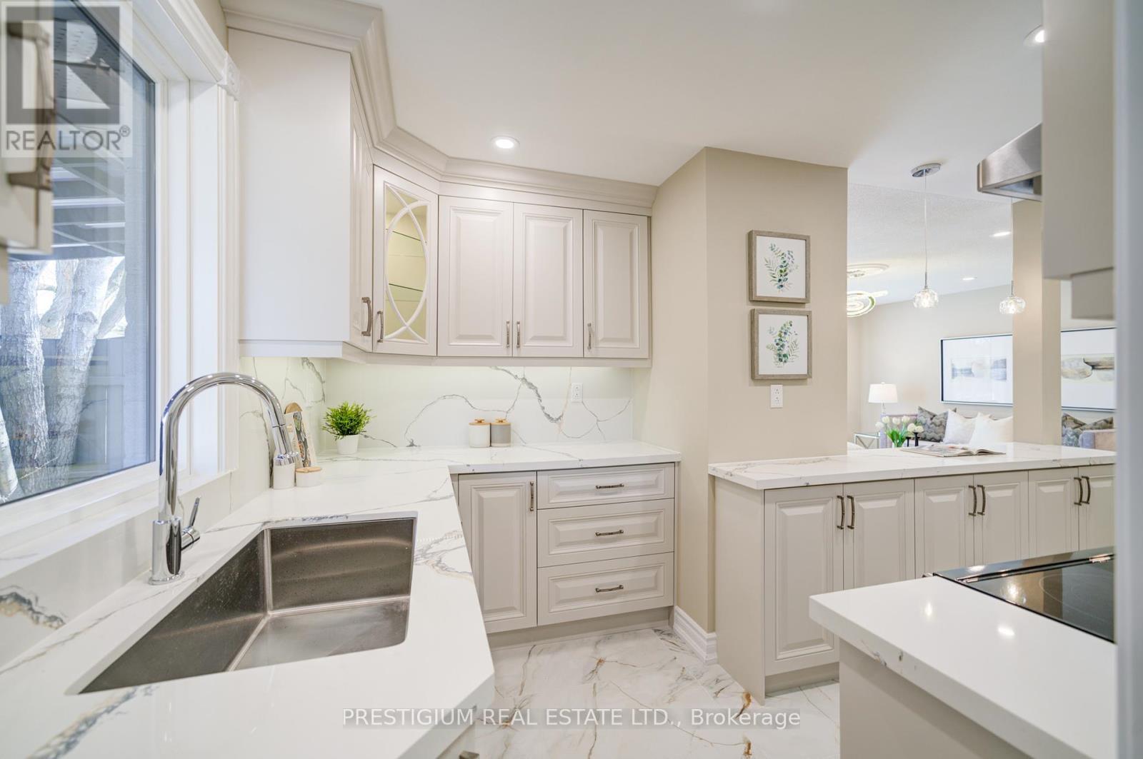 Upper Level - 6 Willis Drive, Brampton, ON - Indoor Photo Showing Kitchen With Double Sink