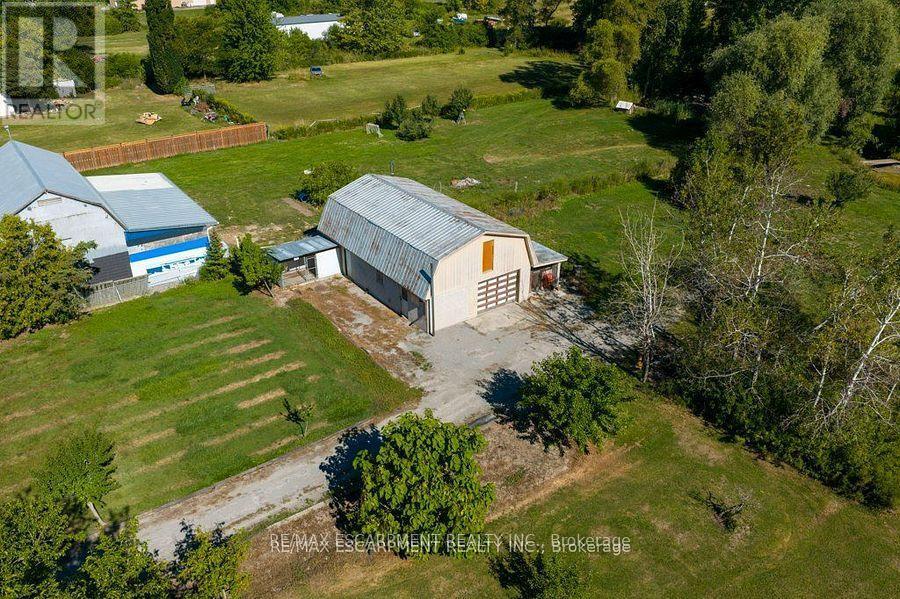 595 Green Mountain Road E, Hamilton, ON - Outdoor