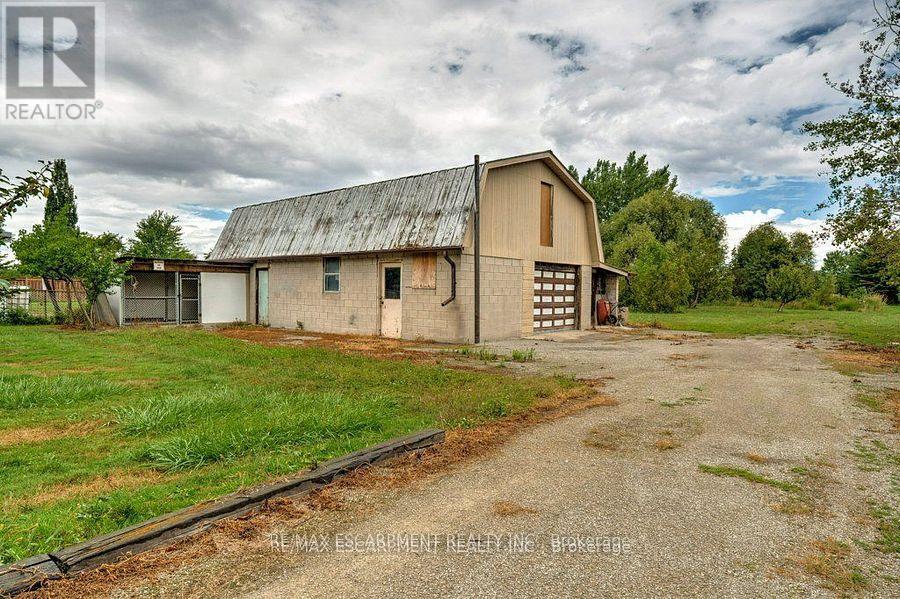 595 Green Mountain Road E, Hamilton, ON - Outdoor