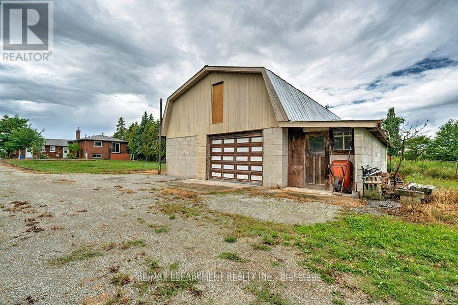 595 Green Mountain Road E, Hamilton, ON - Outdoor