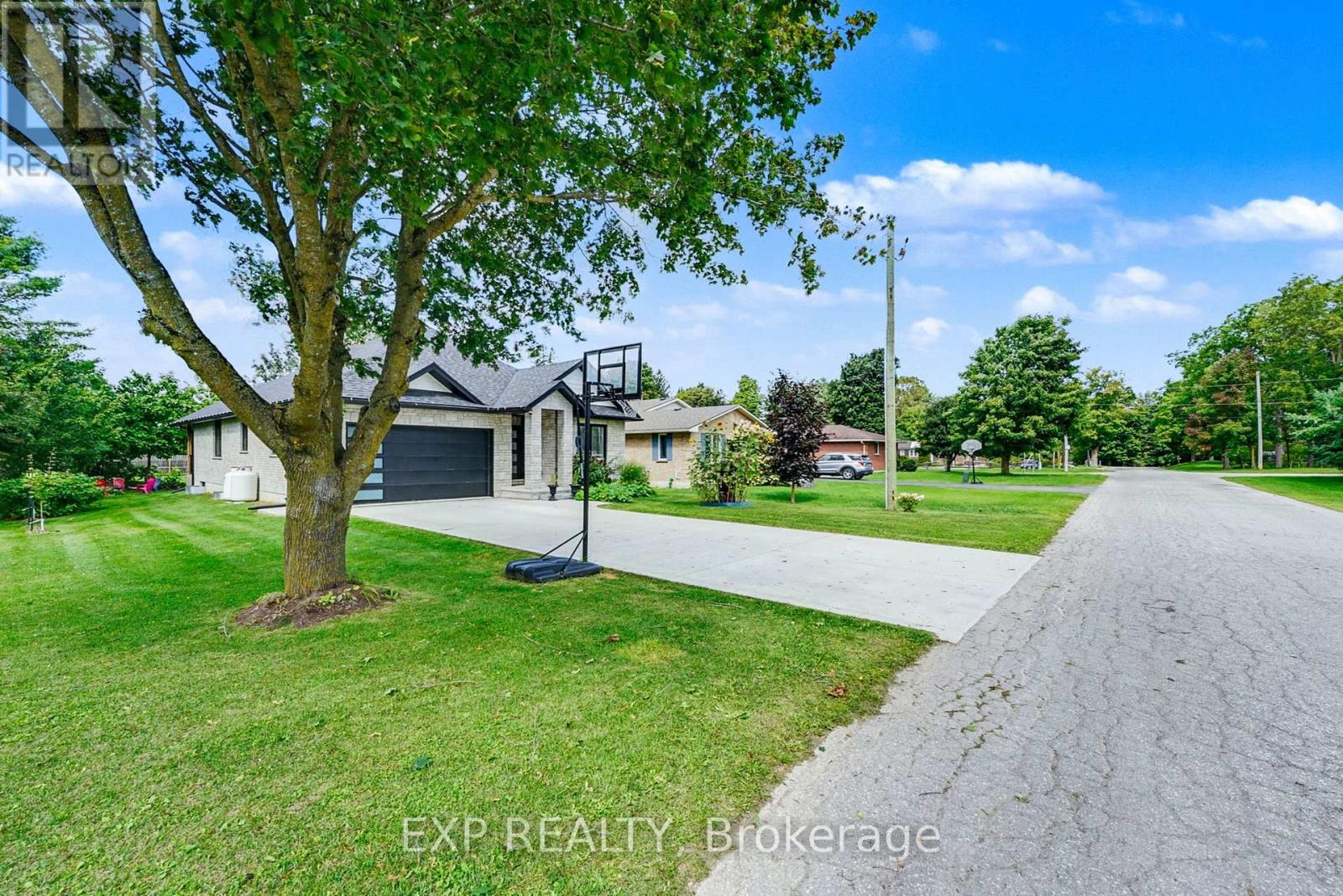 1105 Marietta Street, Howick, ON - Outdoor