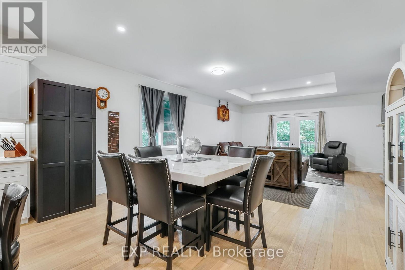 1105 Marietta Street, Howick, ON - Indoor Photo Showing Dining Room