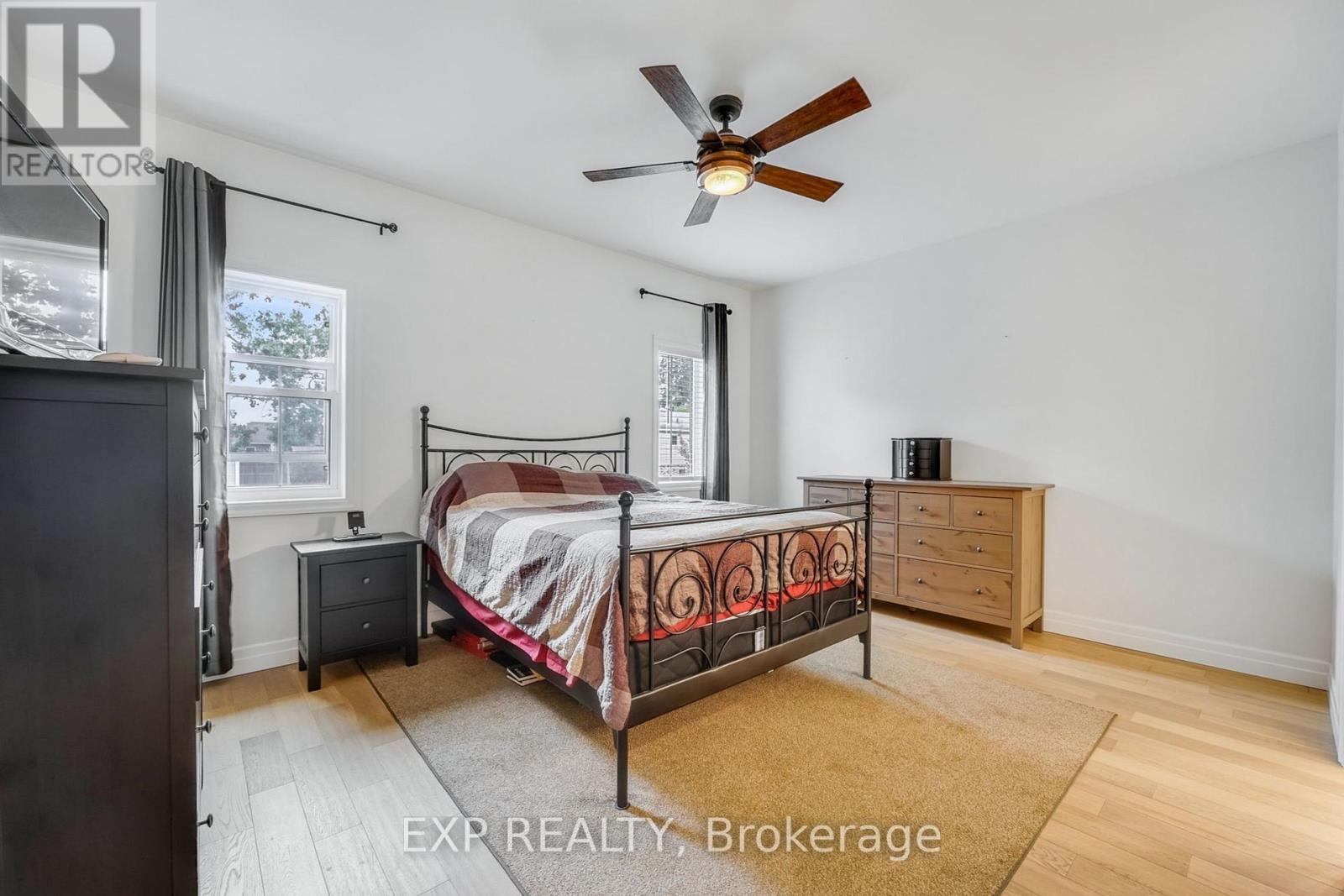 1105 Marietta Street, Howick, ON - Indoor Photo Showing Bedroom