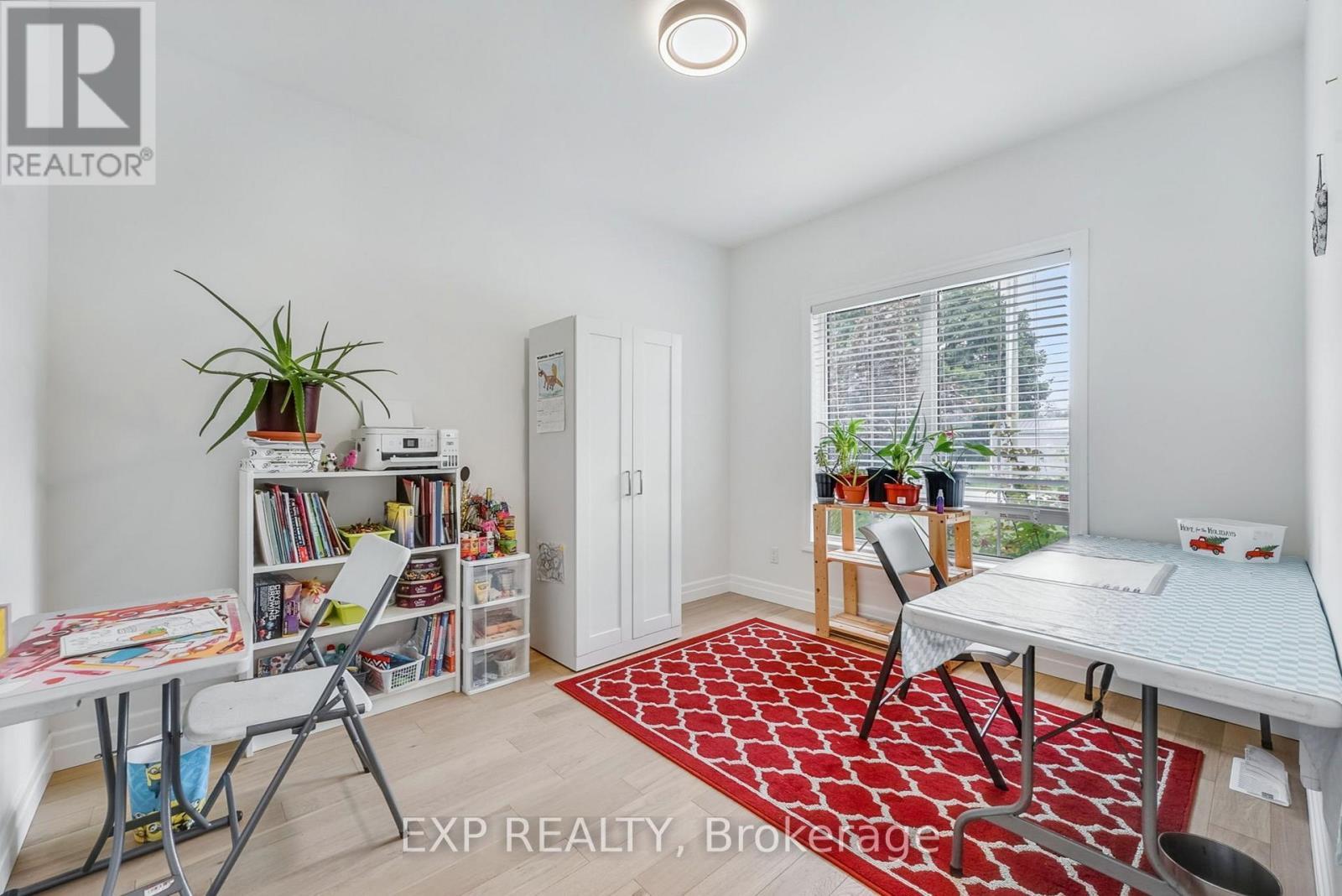 1105 Marietta Street, Howick, ON - Indoor