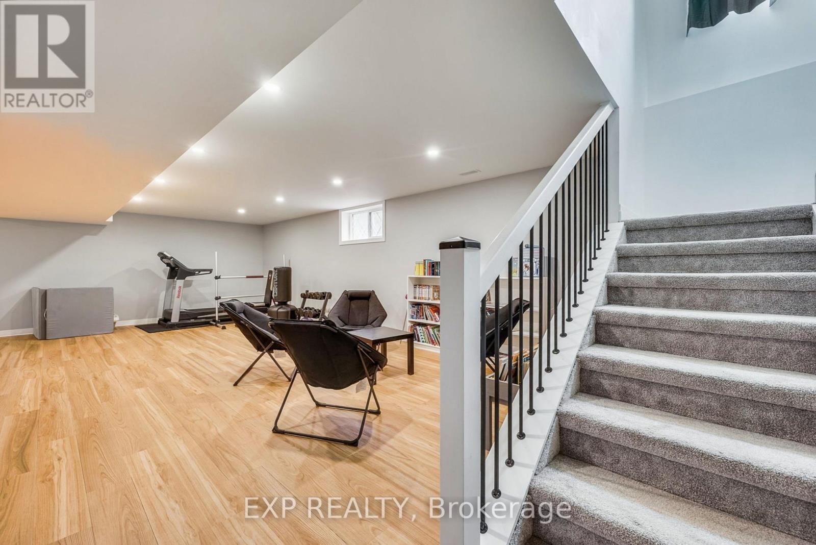 1105 Marietta Street, Howick, ON - Indoor