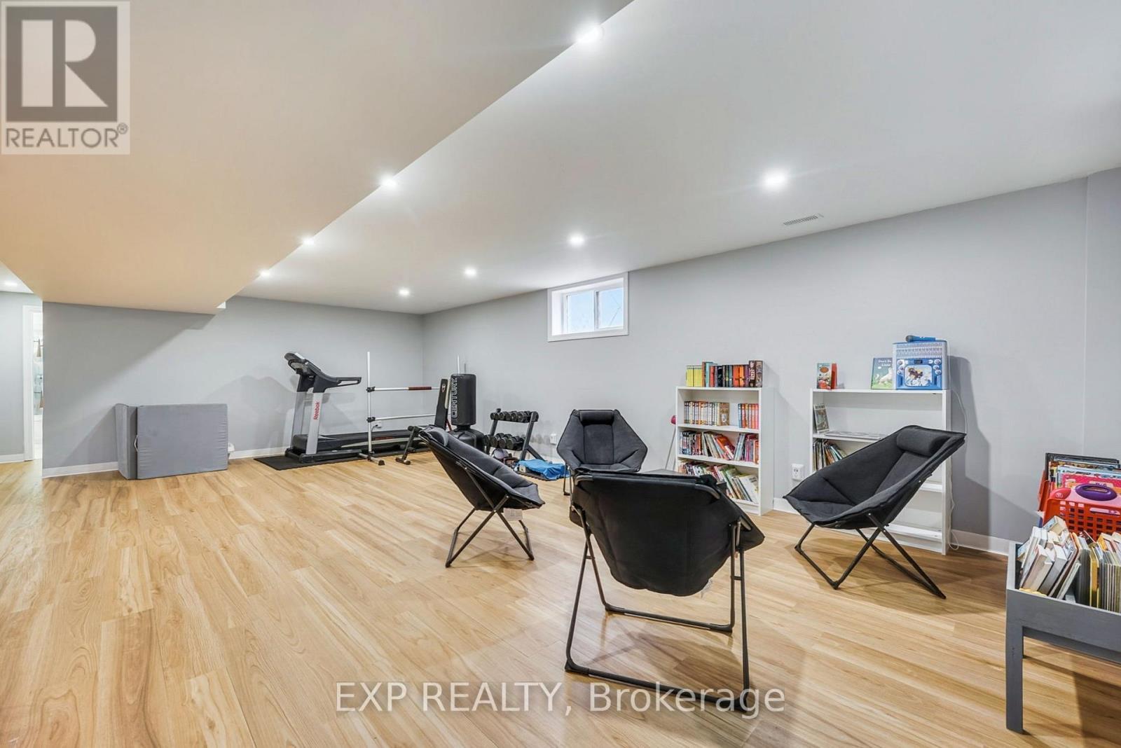 1105 Marietta Street, Howick, ON - Indoor Photo Showing Other Room