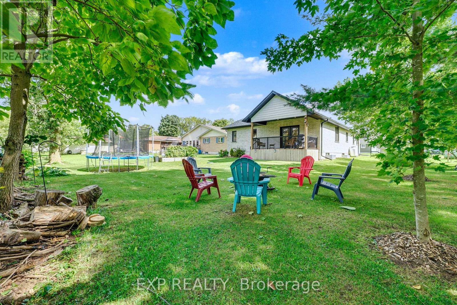 1105 Marietta Street, Howick, ON - Outdoor