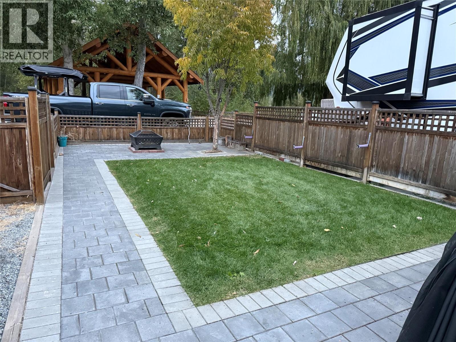 55 Cottonwood Drive N, Lee Creek, BC