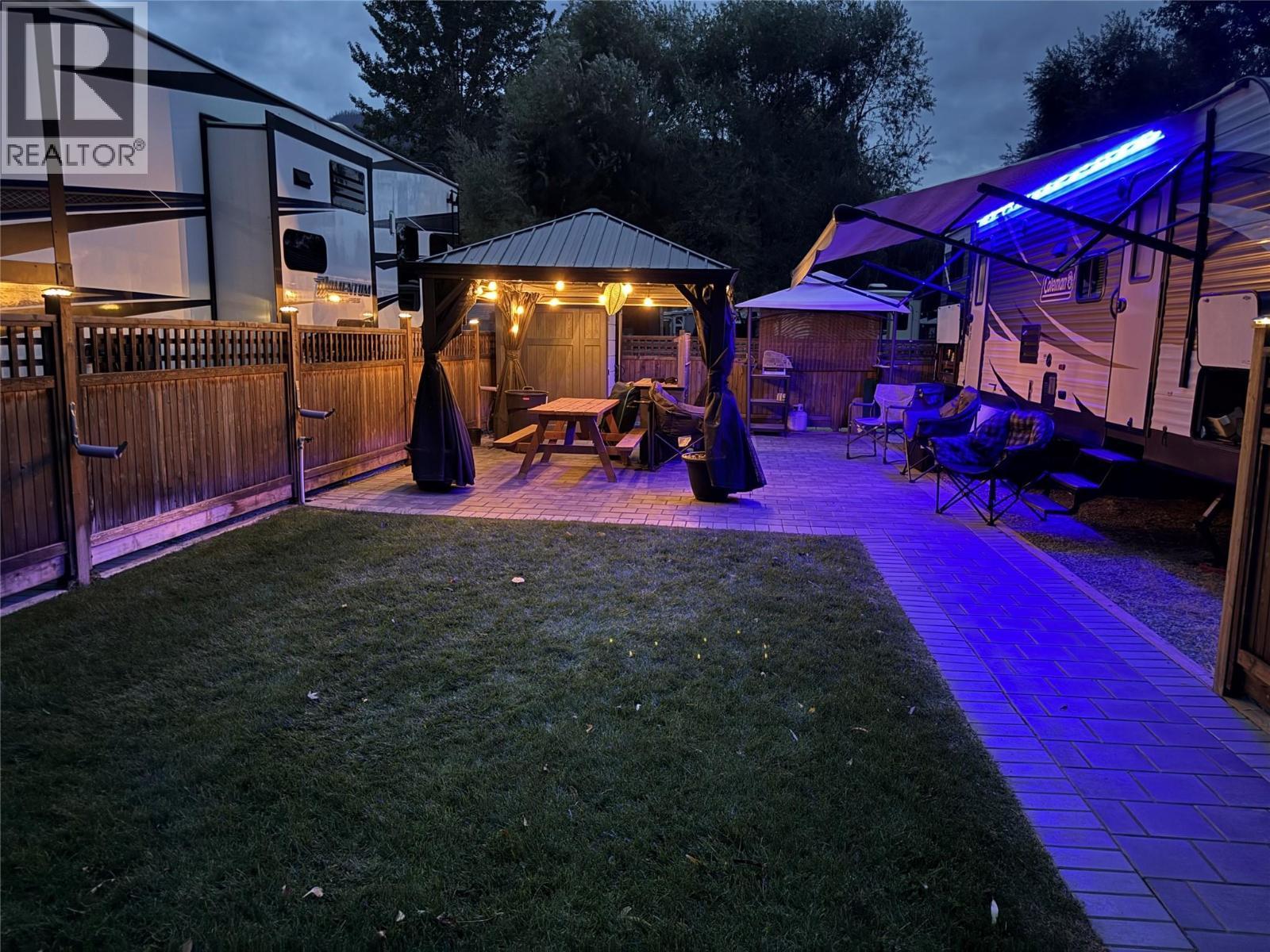 55 Cottonwood Drive N, Lee Creek, BC