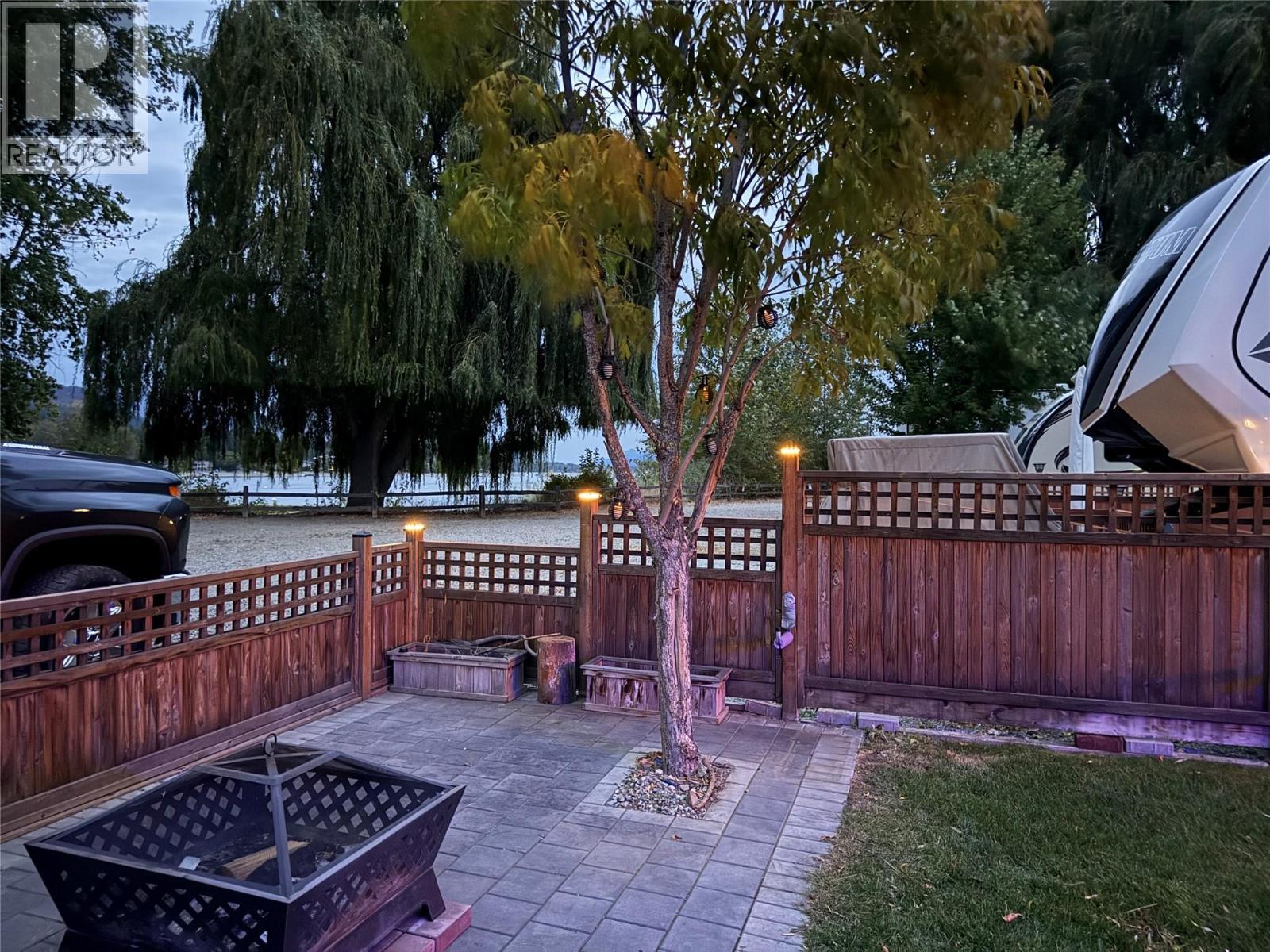 55 Cottonwood Drive N, Lee Creek, BC