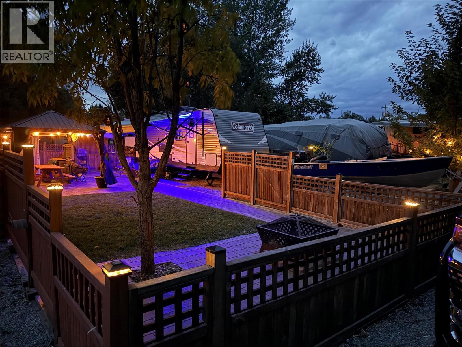 55 Cottonwood Drive N, Lee Creek, BC