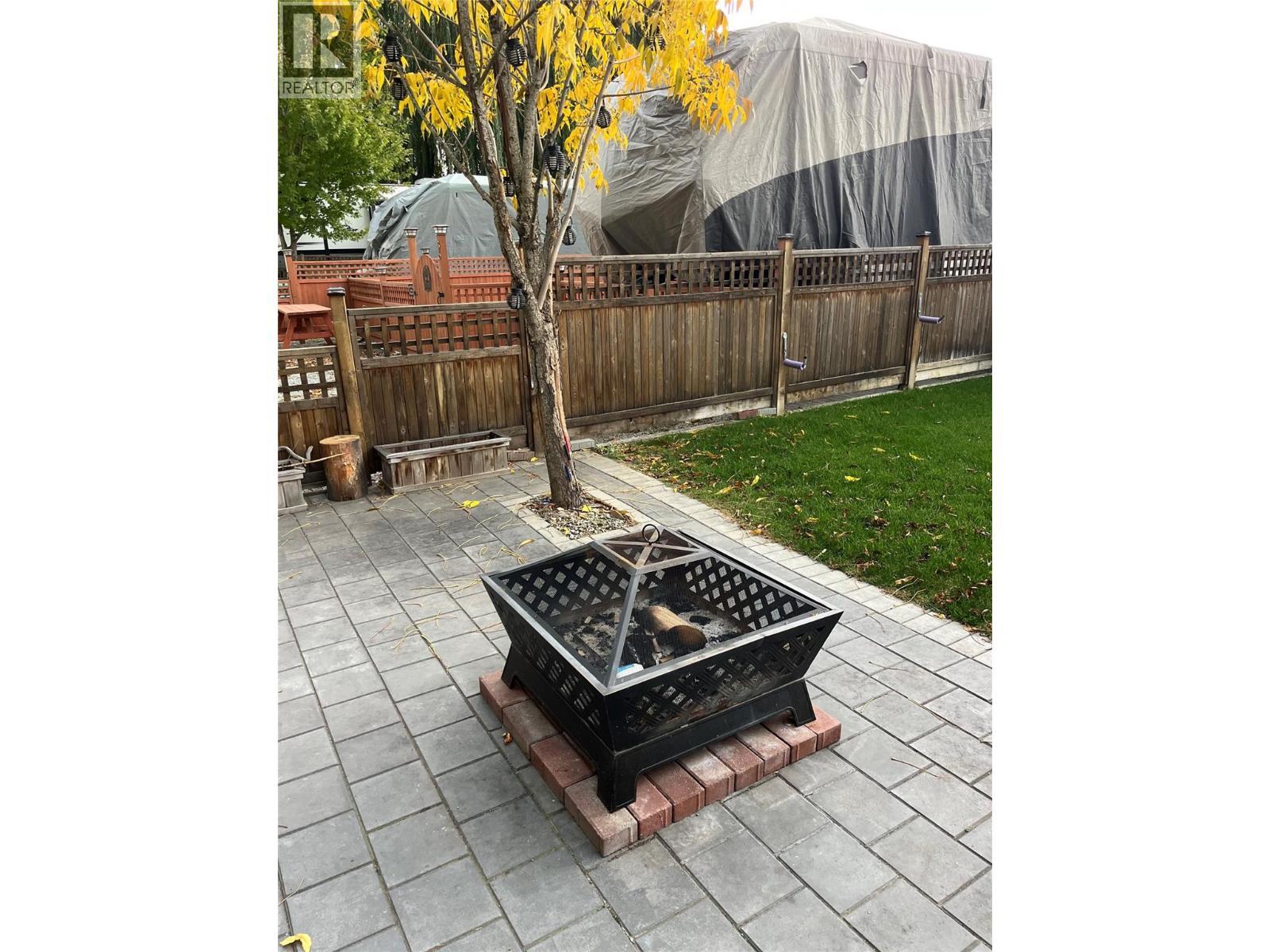 55 Cottonwood Drive N, Lee Creek, BC