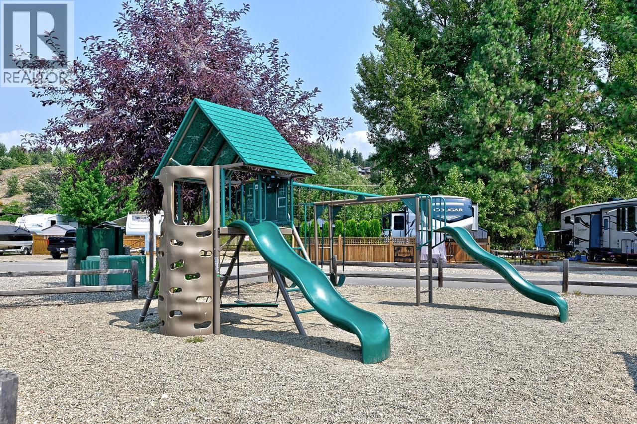 55 Cottonwood Drive N, Lee Creek, BC