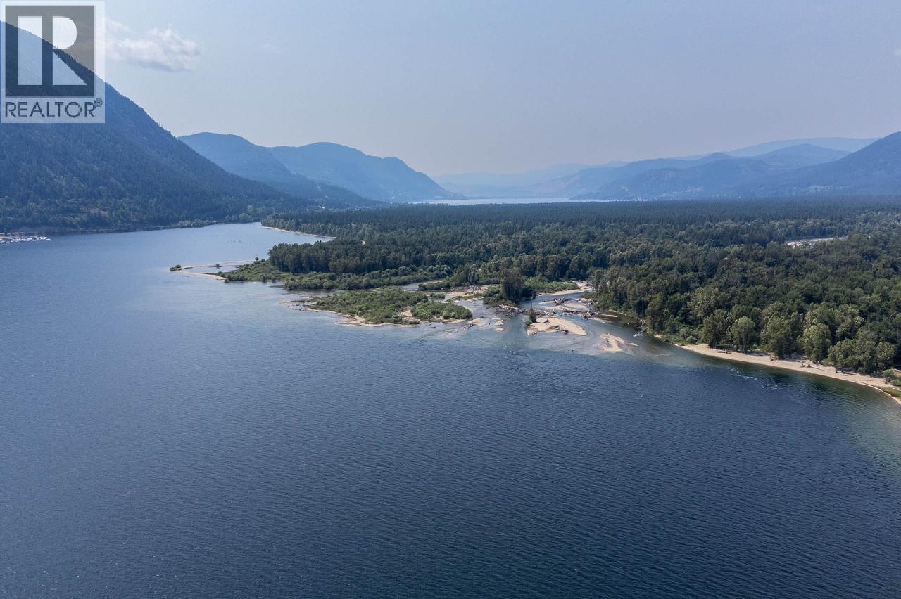 55 Cottonwood Drive N, Lee Creek, BC