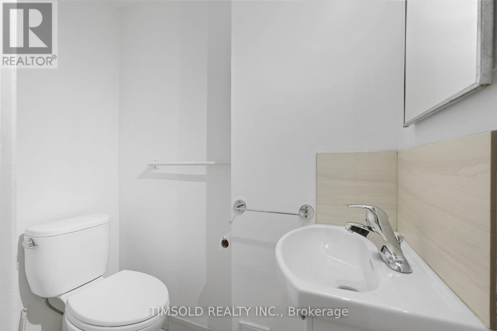 3 - 170 Wickson Trail, Toronto, ON - Indoor Photo Showing Bathroom