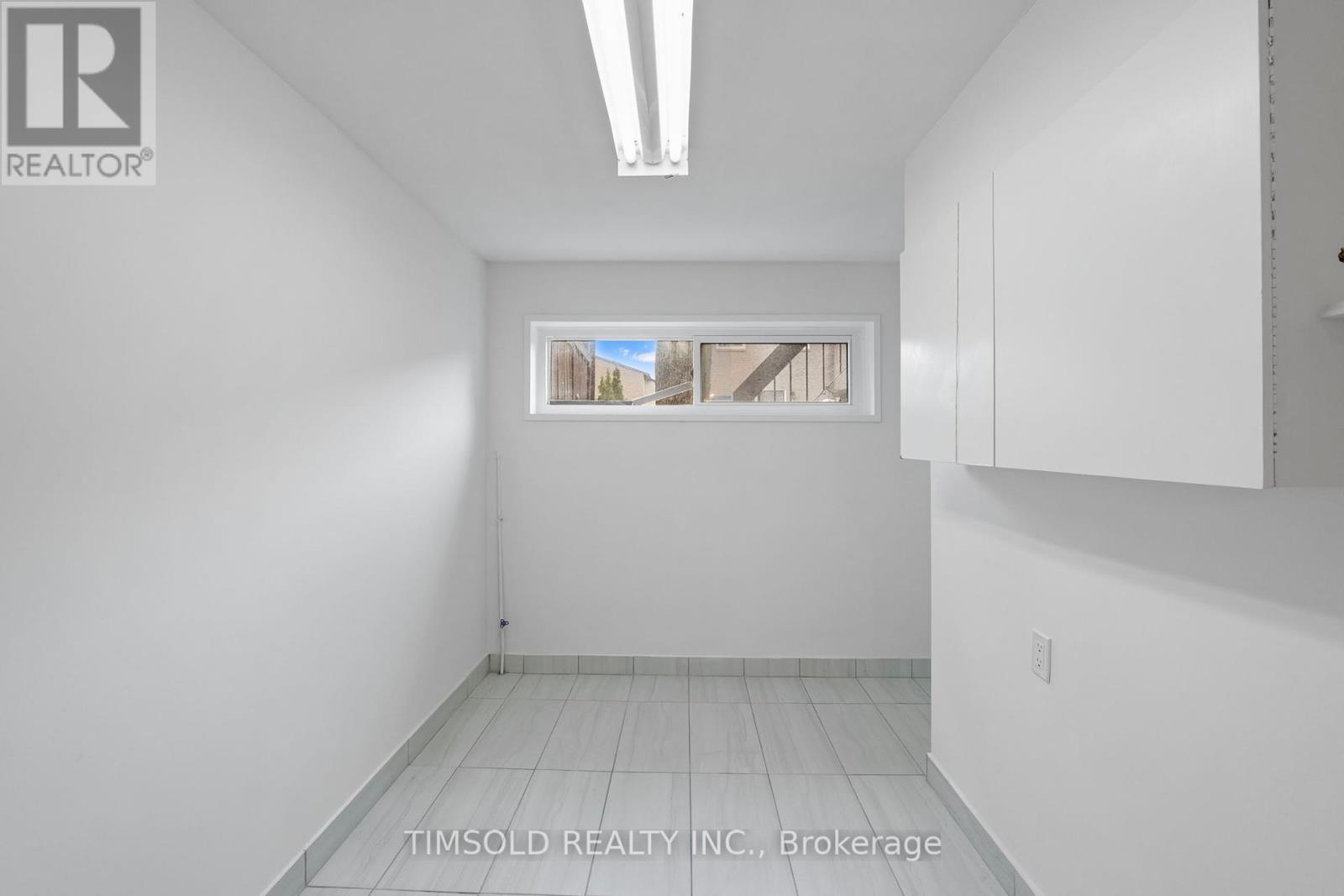 3 - 170 Wickson Trail, Toronto, ON - Indoor Photo Showing Other Room