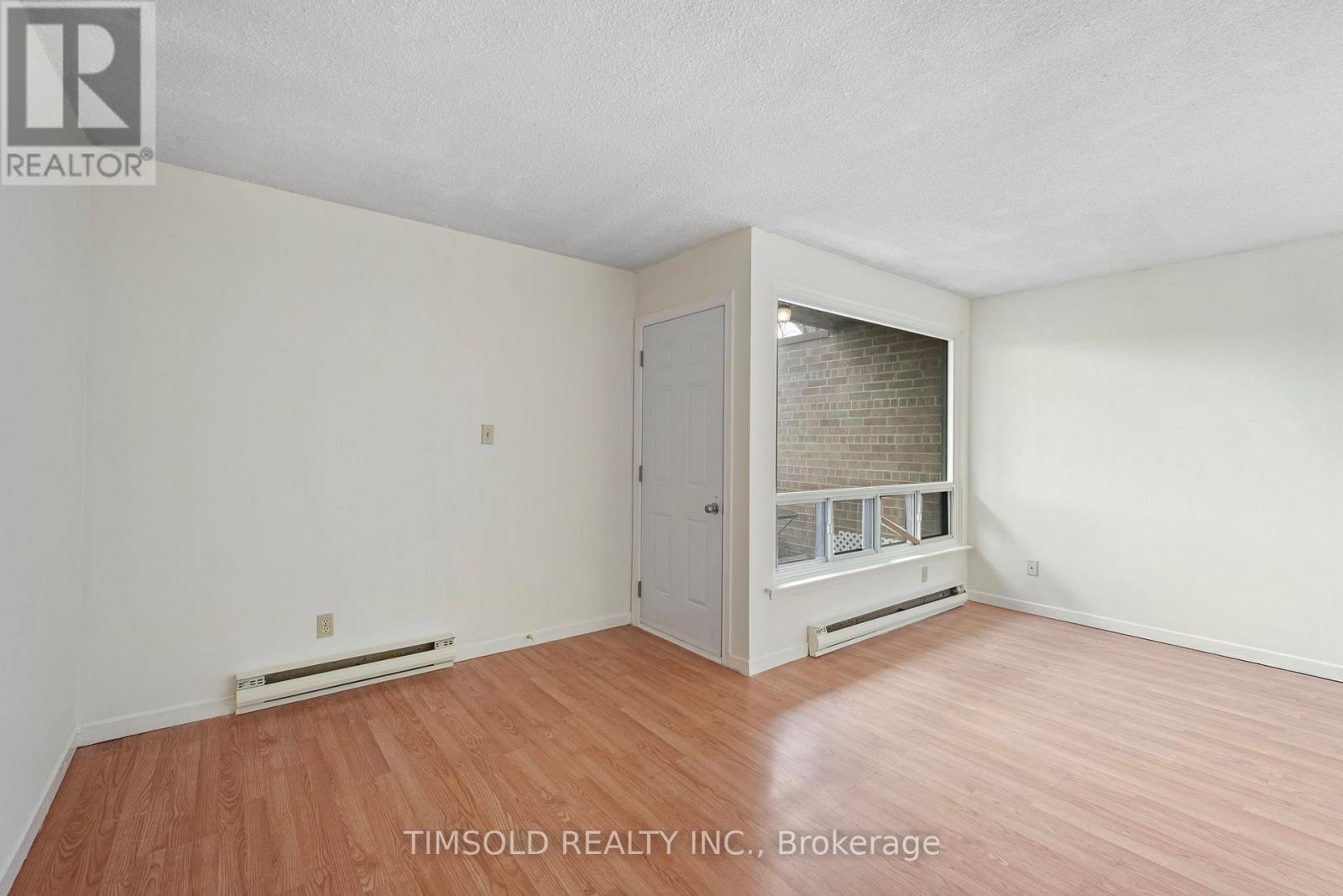 3 - 170 Wickson Trail, Toronto, ON - Indoor Photo Showing Other Room