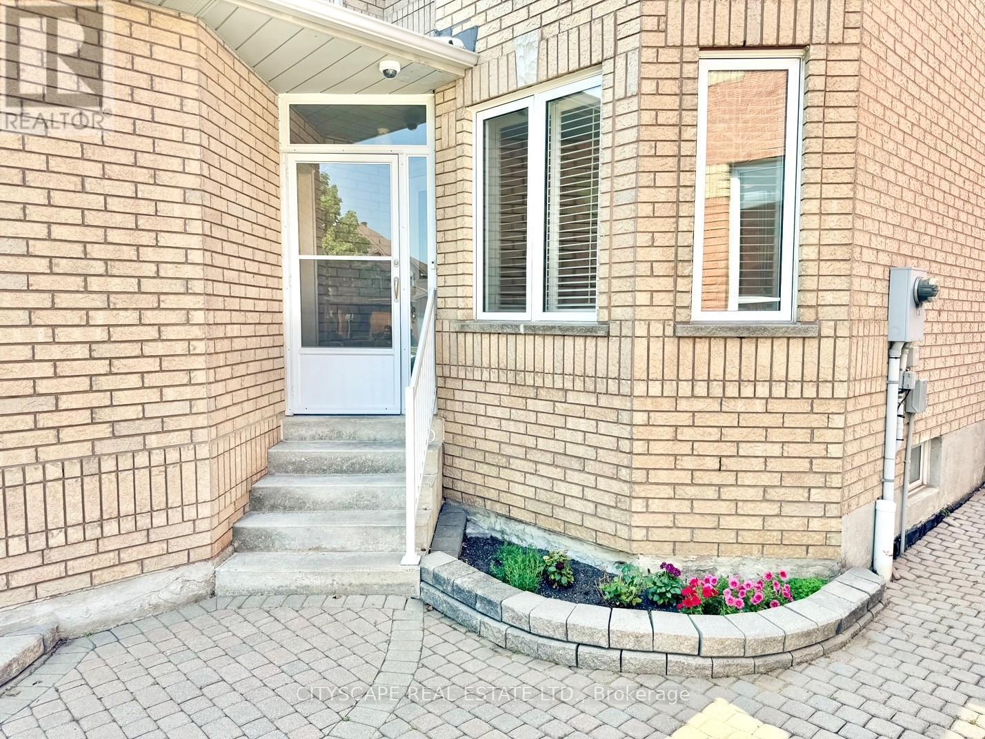 533 Leatherleaf Drive, Mississauga, ON - Outdoor