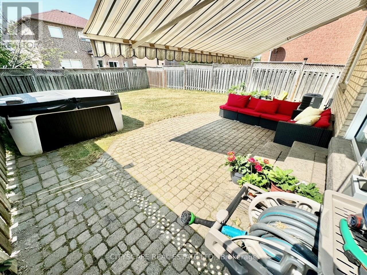 533 Leatherleaf Drive, Mississauga, ON - Outdoor