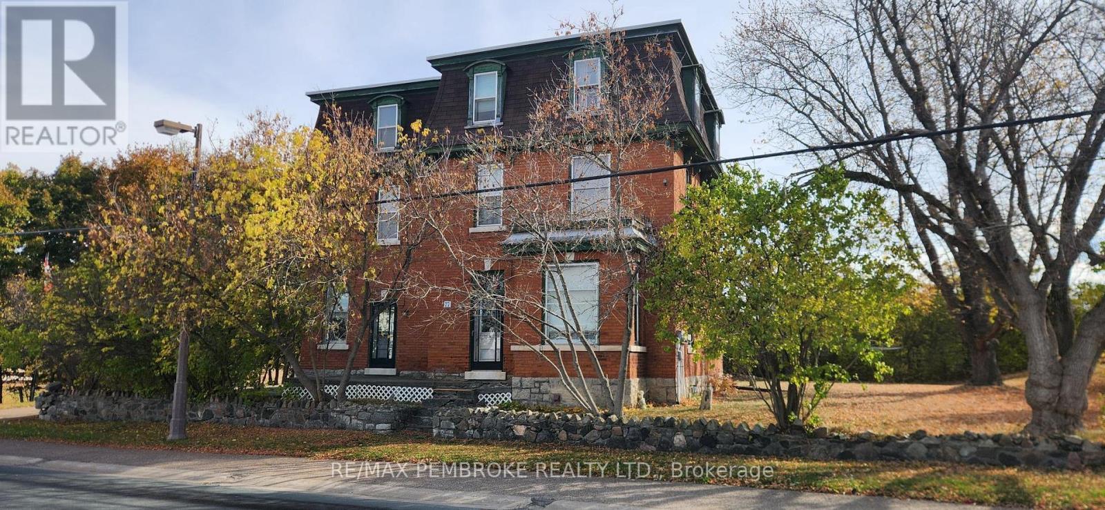 77 Main Street, Whitewater Region, ON - Outdoor