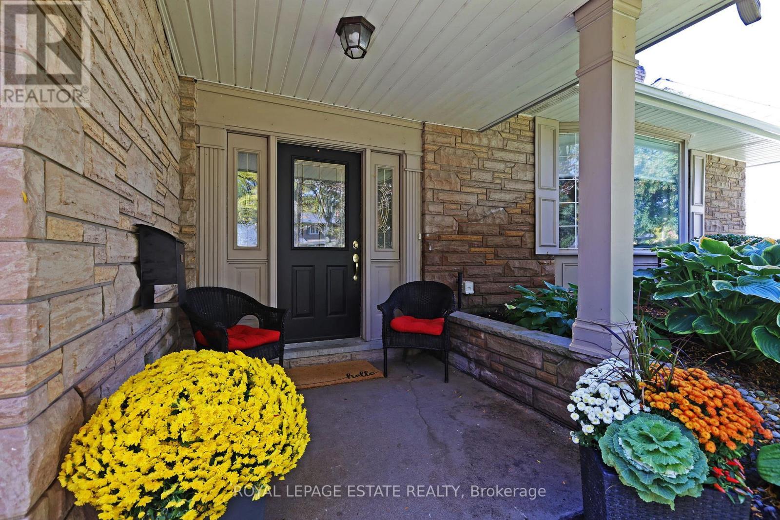 4231 Dunvegan Road, Burlington, ON - Outdoor With Exterior