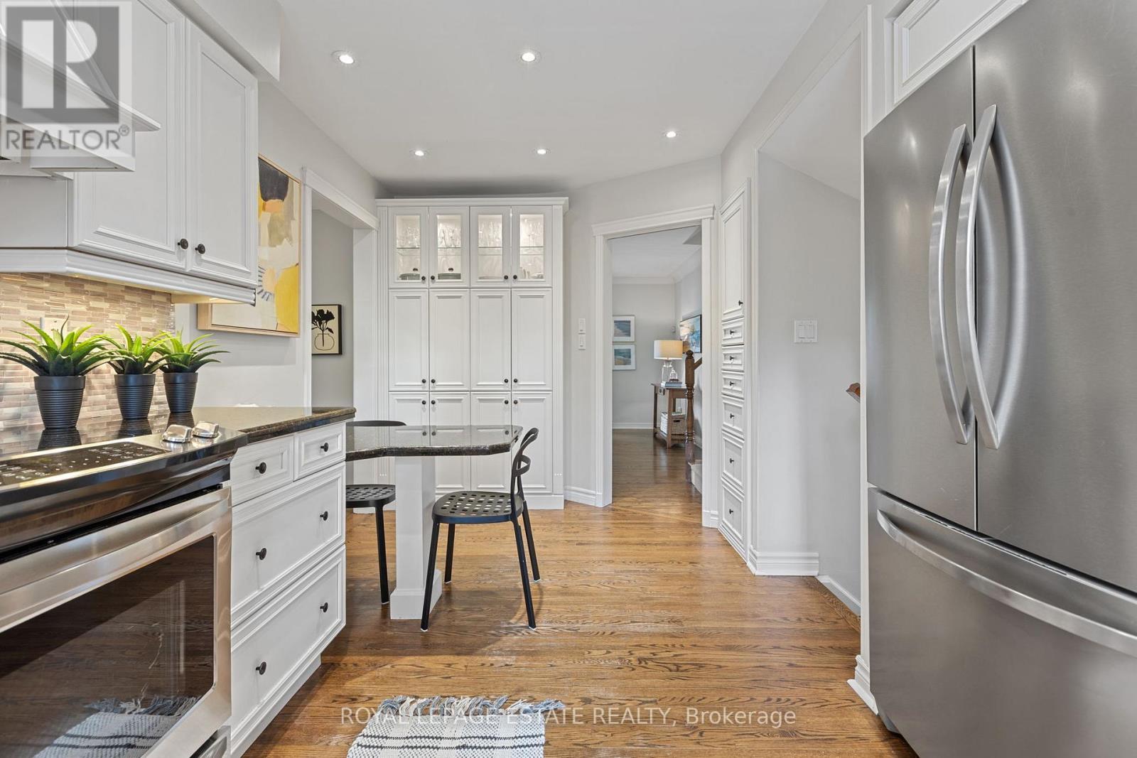 4231 Dunvegan Road, Burlington, ON - Indoor Photo Showing Kitchen
