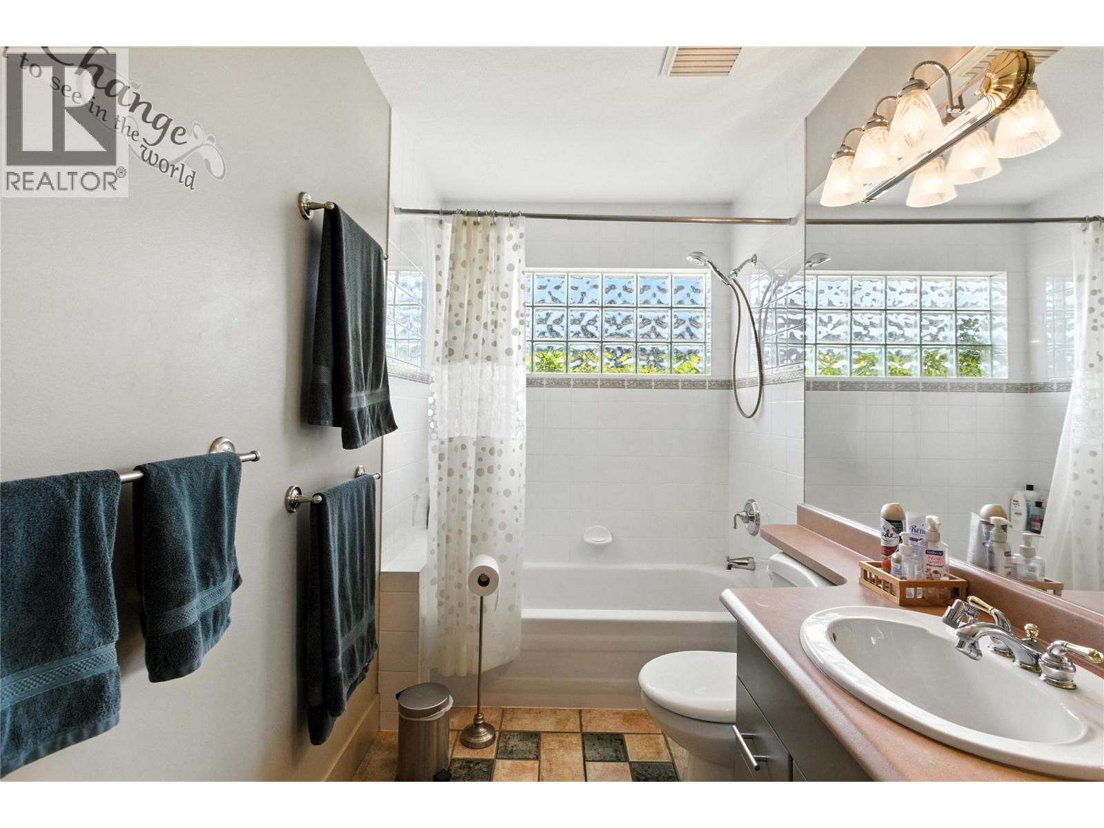 4990 Kipp Road, Kamloops, BC - Indoor Photo Showing Bathroom