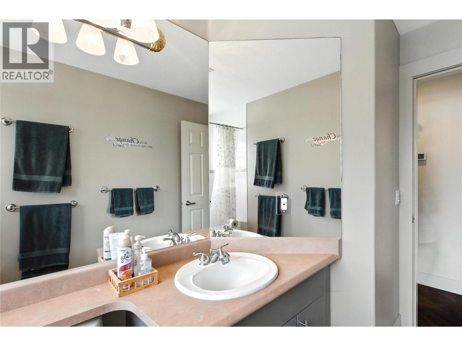 4990 Kipp Road, Kamloops, BC - Indoor