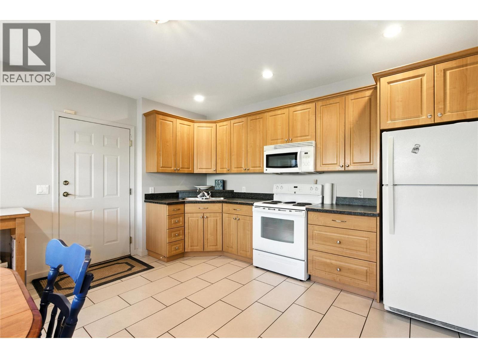 4990 Kipp Road, Kamloops, BC - Indoor Photo Showing Kitchen