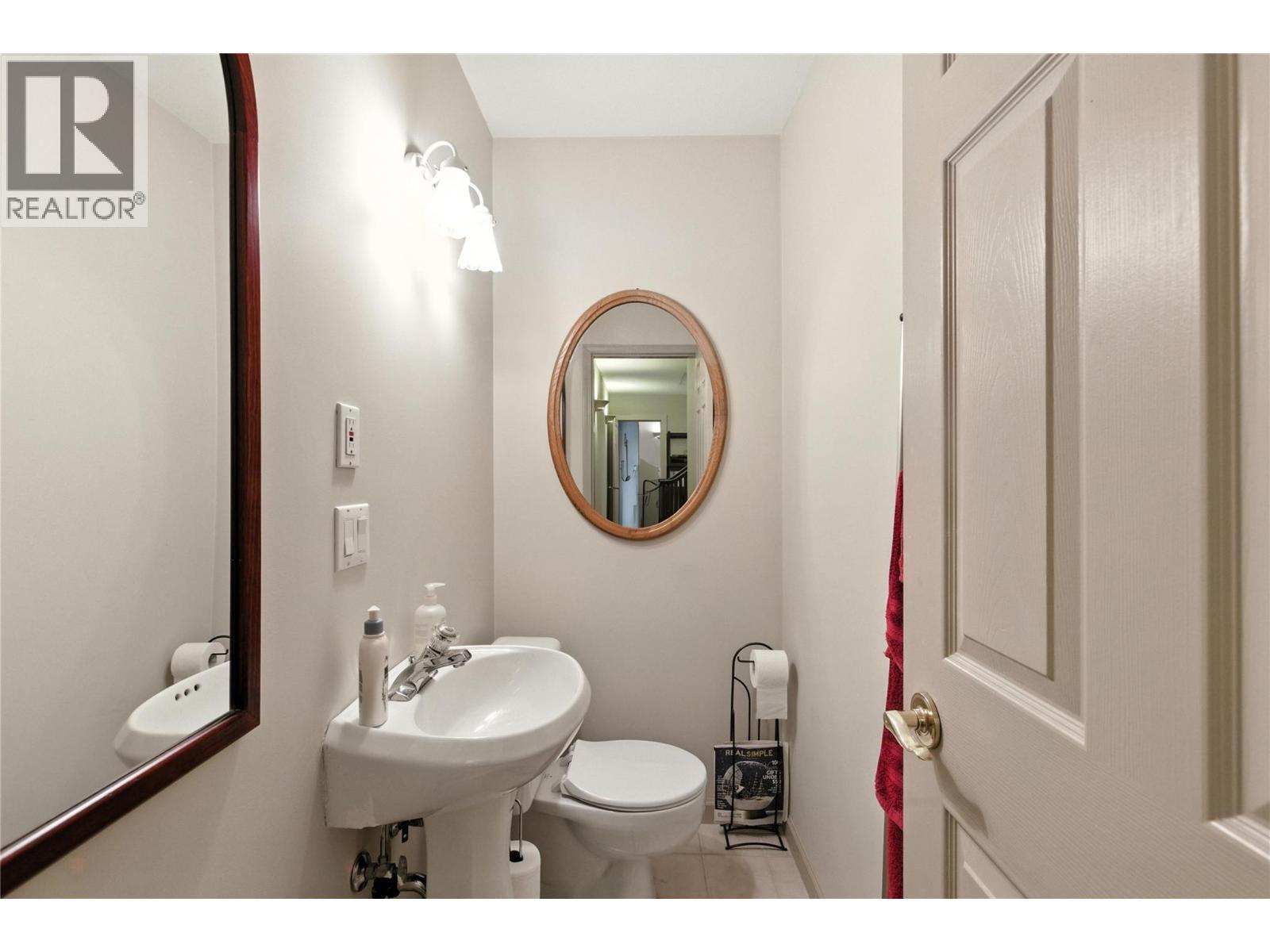 4990 Kipp Road, Kamloops, BC - Indoor Photo Showing Bathroom