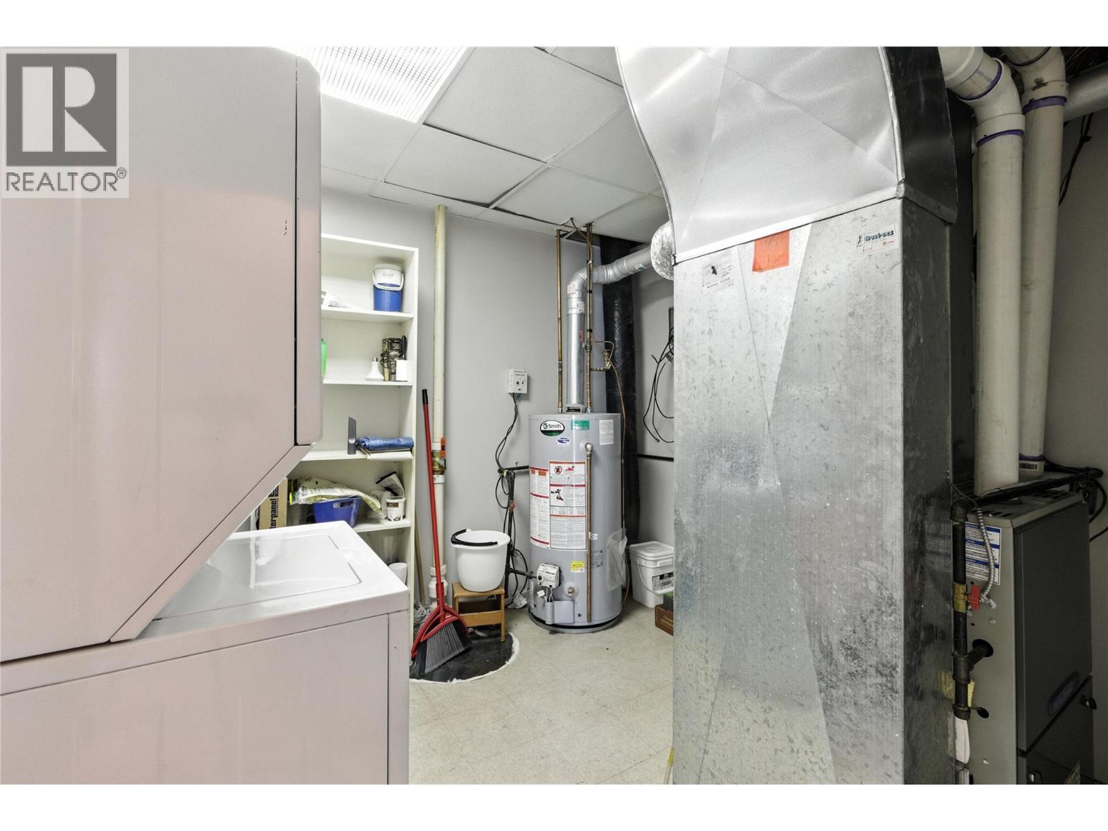 4990 Kipp Road, Kamloops, BC - Indoor