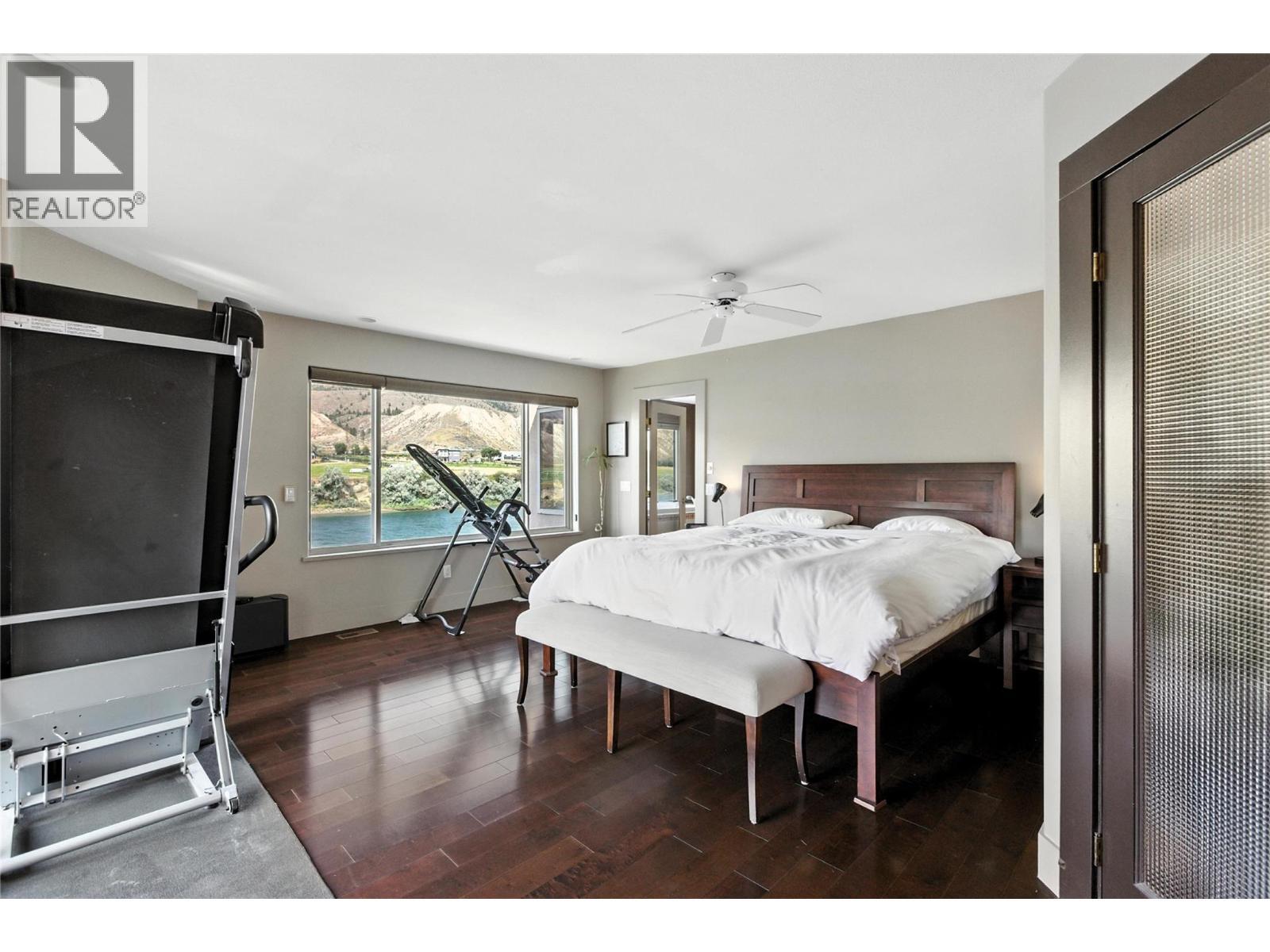 4990 Kipp Road, Kamloops, BC - Indoor Photo Showing Bedroom