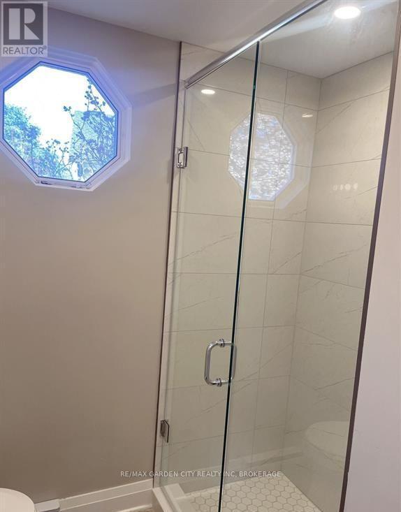 5 - 15 John Street, St. Catharines (Port Dalhousie), ON - Indoor Photo Showing Bathroom