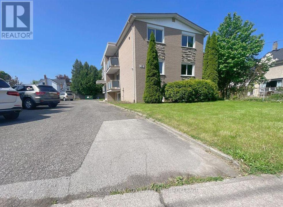 5 - 15 John Street, St. Catharines (Port Dalhousie), ON - Outdoor