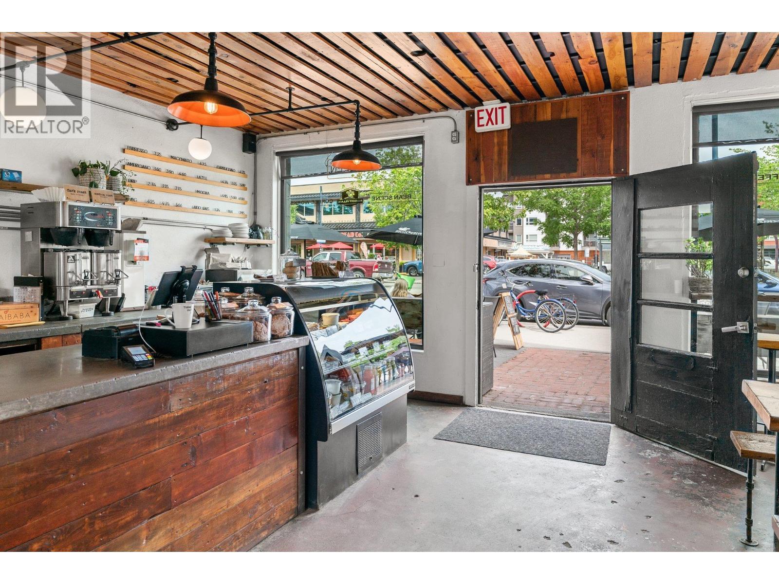 1615 Dickson Avenue Unit# 100, Kelowna, BC