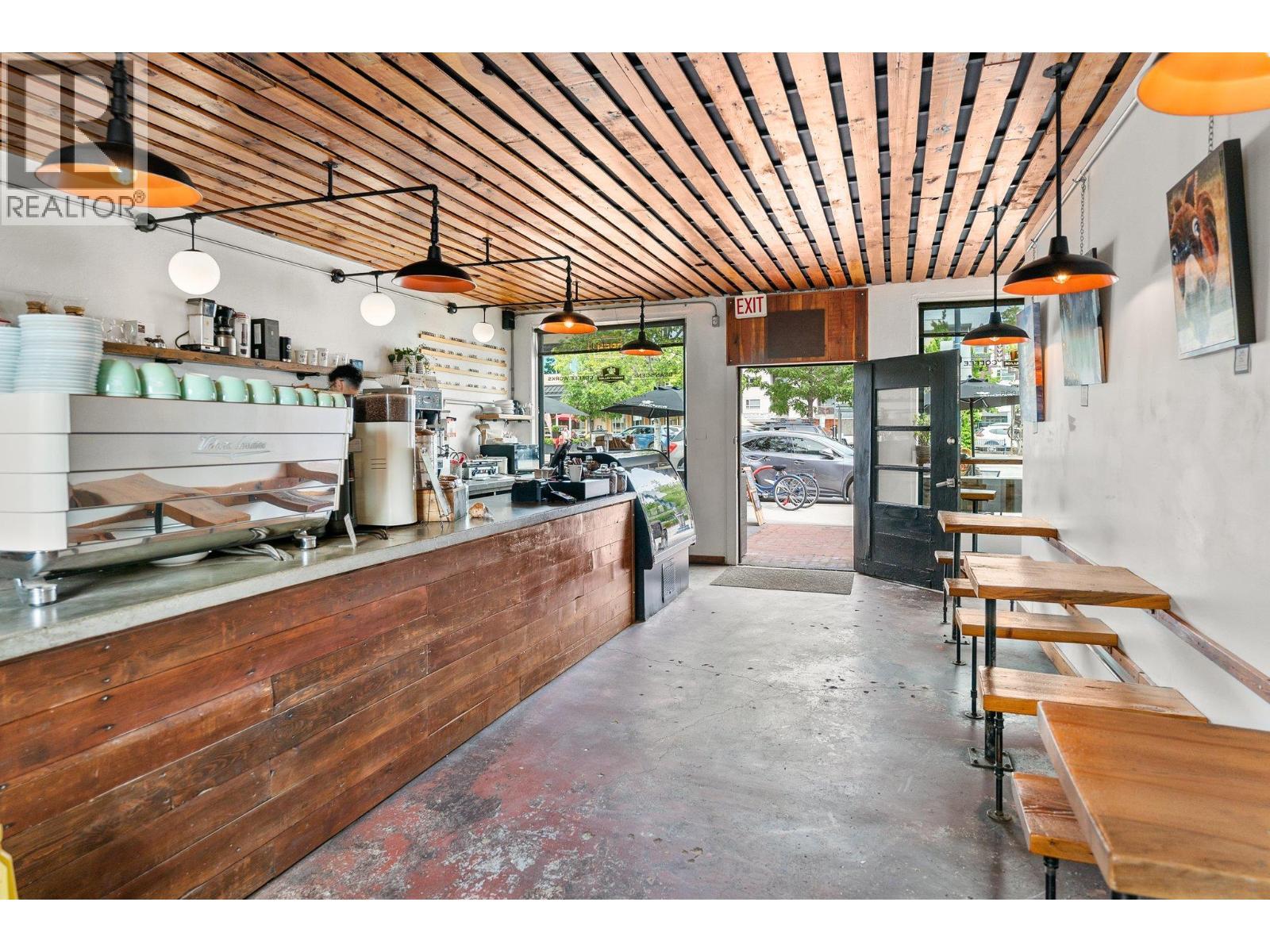 1615 Dickson Avenue Unit# 100, Kelowna, BC