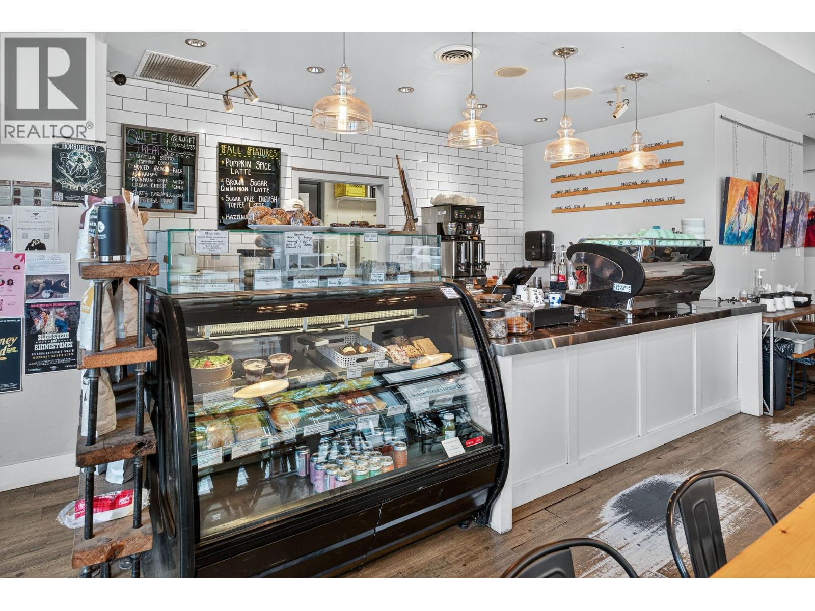 1615 Dickson Avenue Unit# 100, Kelowna, BC