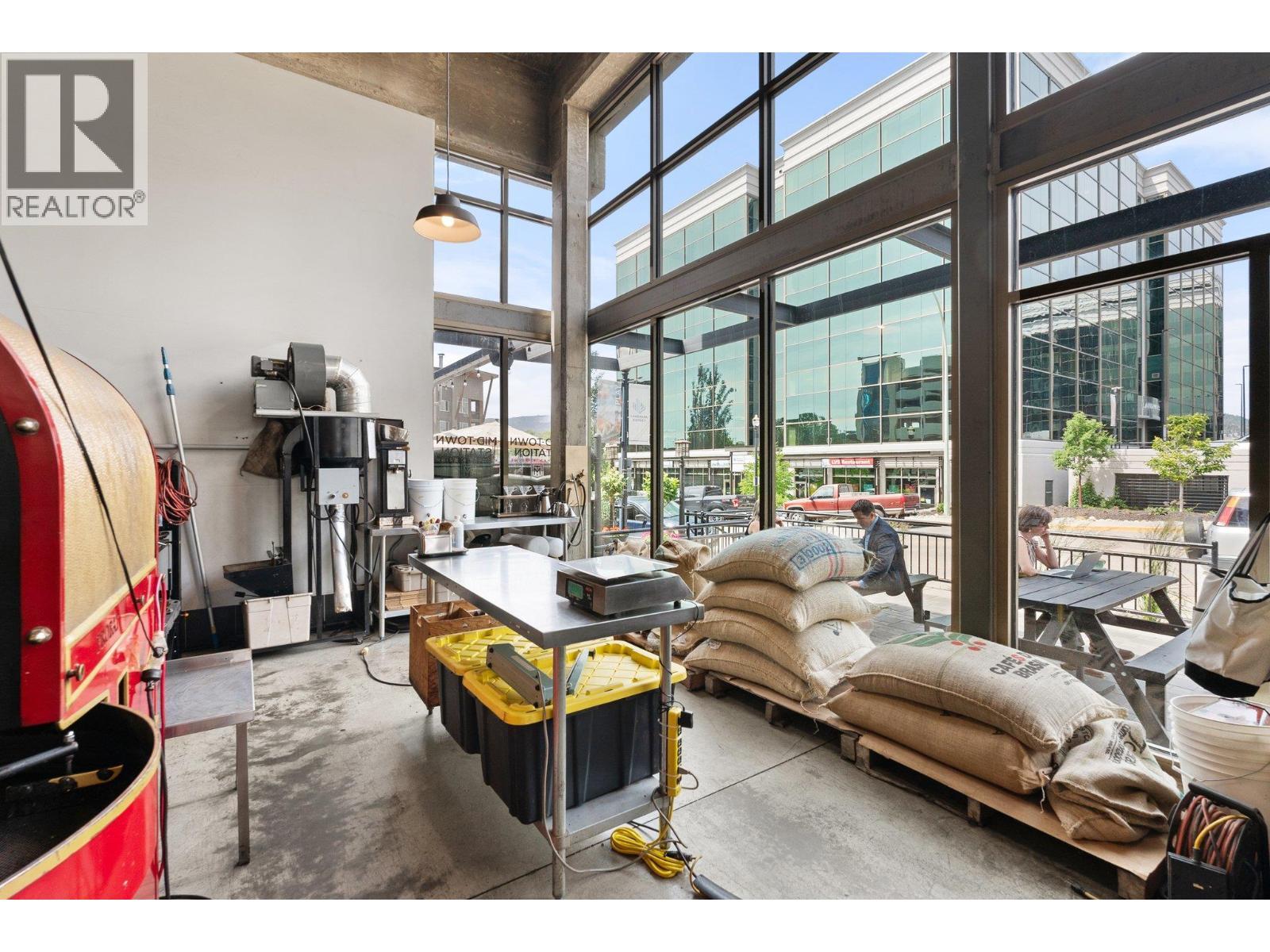 1615 Dickson Avenue Unit# 100, Kelowna, BC